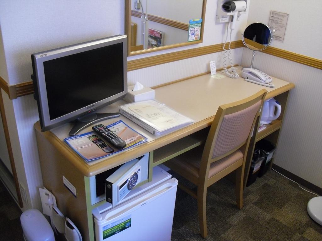 Toyoko Inn Tokyo Eki Shin Ohashi Mae Eksteriør bilde